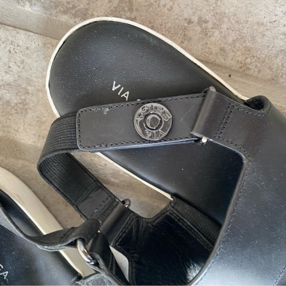 Via Spiga Flat Strap Sandals Black 9 - Picture 2 of 6
